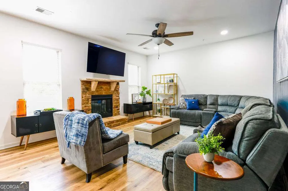 2098 Murry TRL Morrow, GA 30260