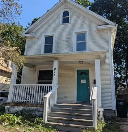 223 Woodlawn Avenue