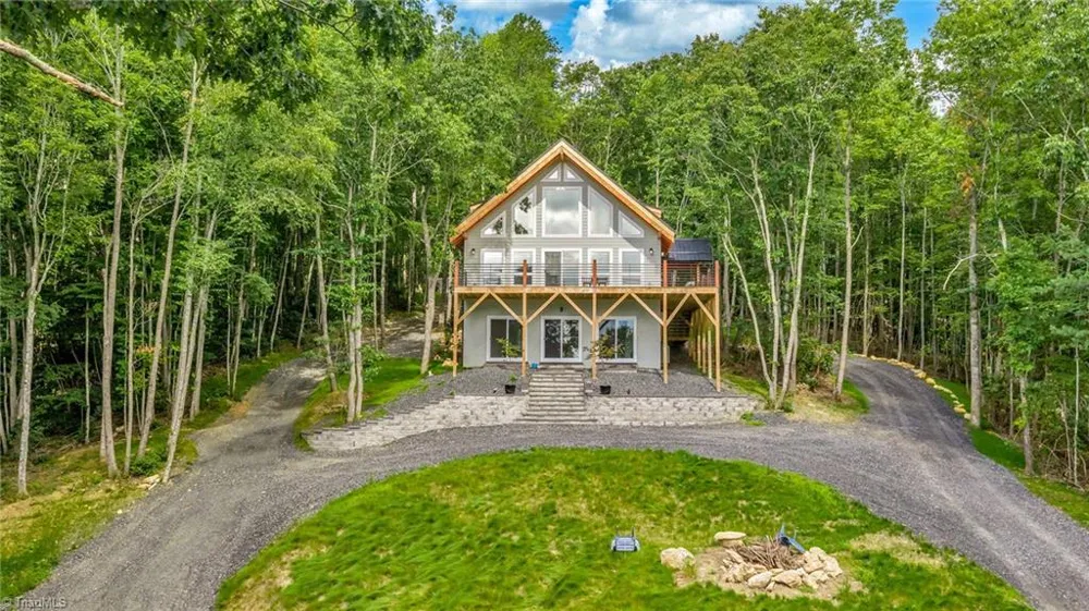 925 Red Sleigh Way Fleetwood, NC 28626