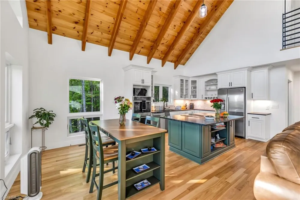 925 Red Sleigh Way Fleetwood, NC 28626
