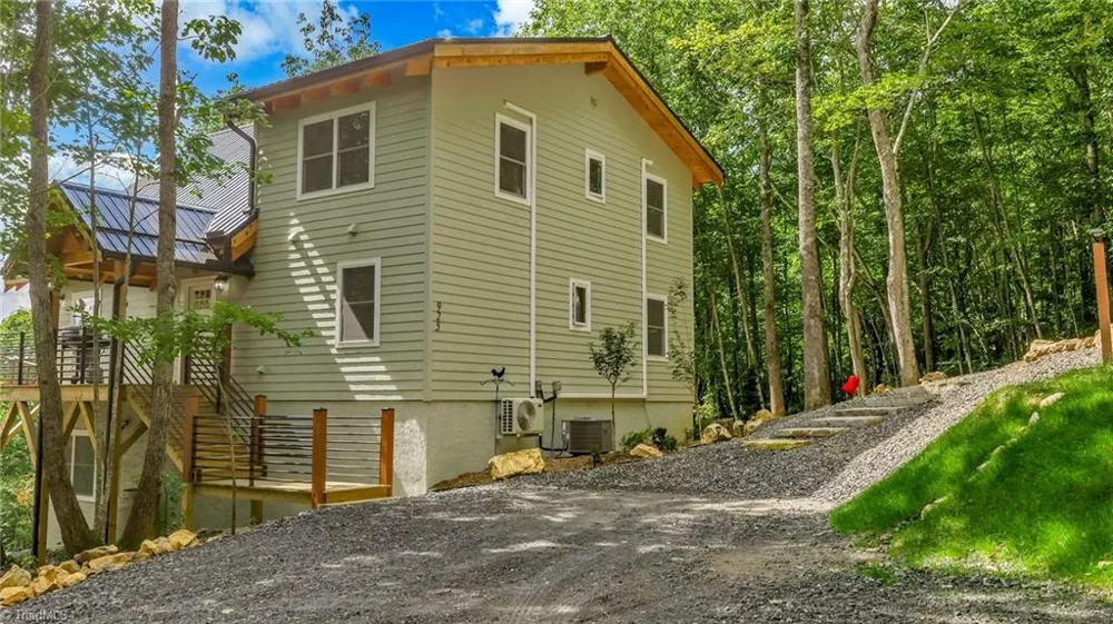 925 Red Sleigh Way Fleetwood, NC 28626