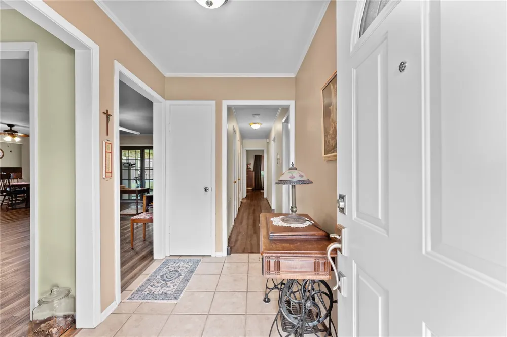 1005 Fowlkes Street Sealy, TX 77474