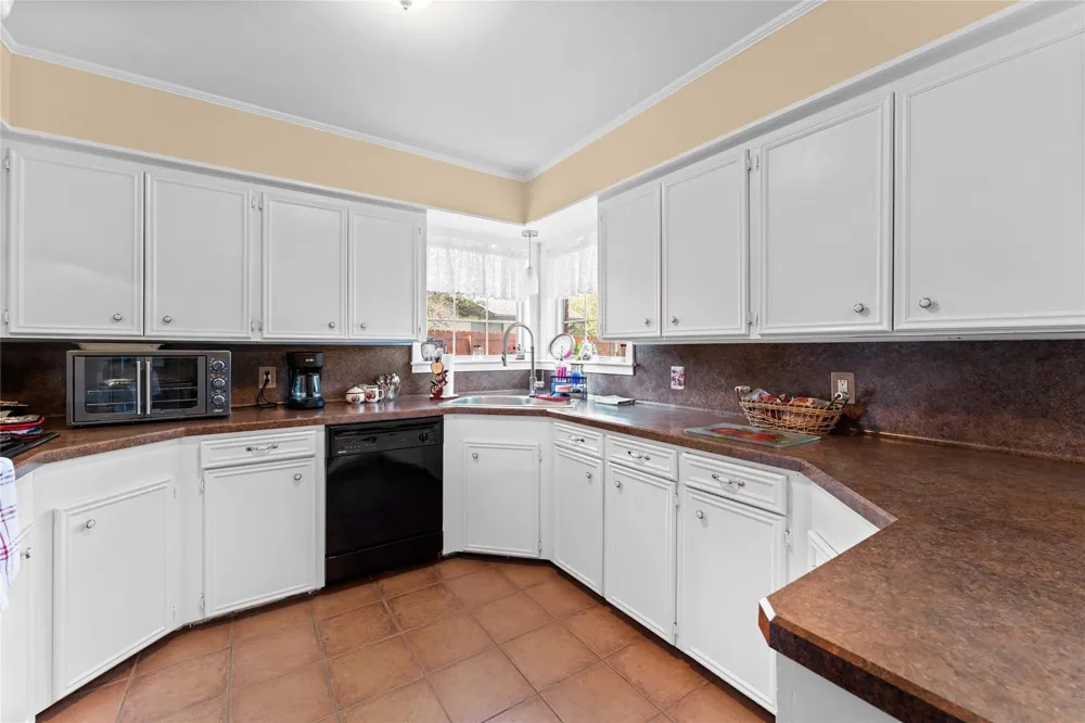 1005 Fowlkes Street Sealy, TX 77474