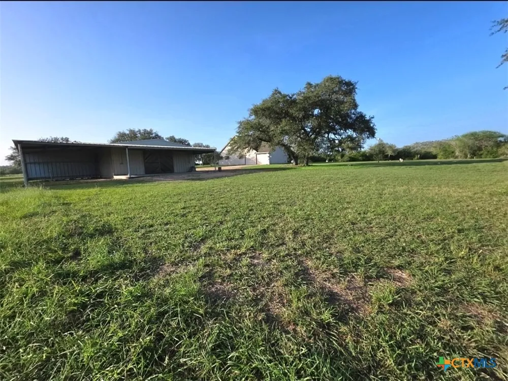 565 E Ward Street Goliad, TX 77963