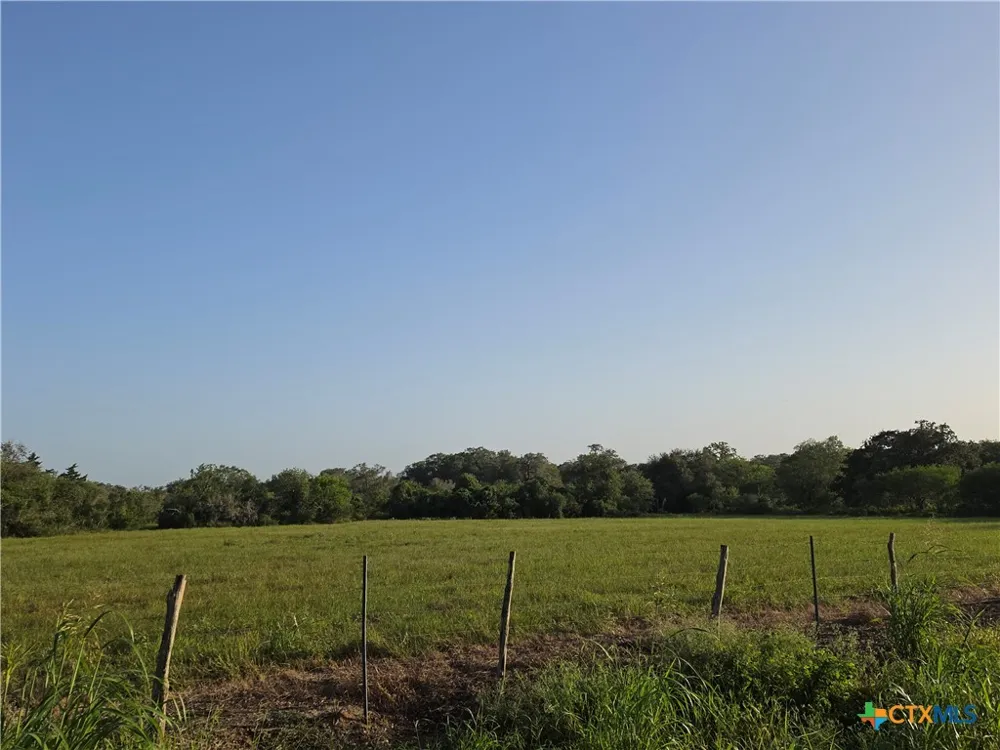 565 E Ward Street Goliad, TX 77963