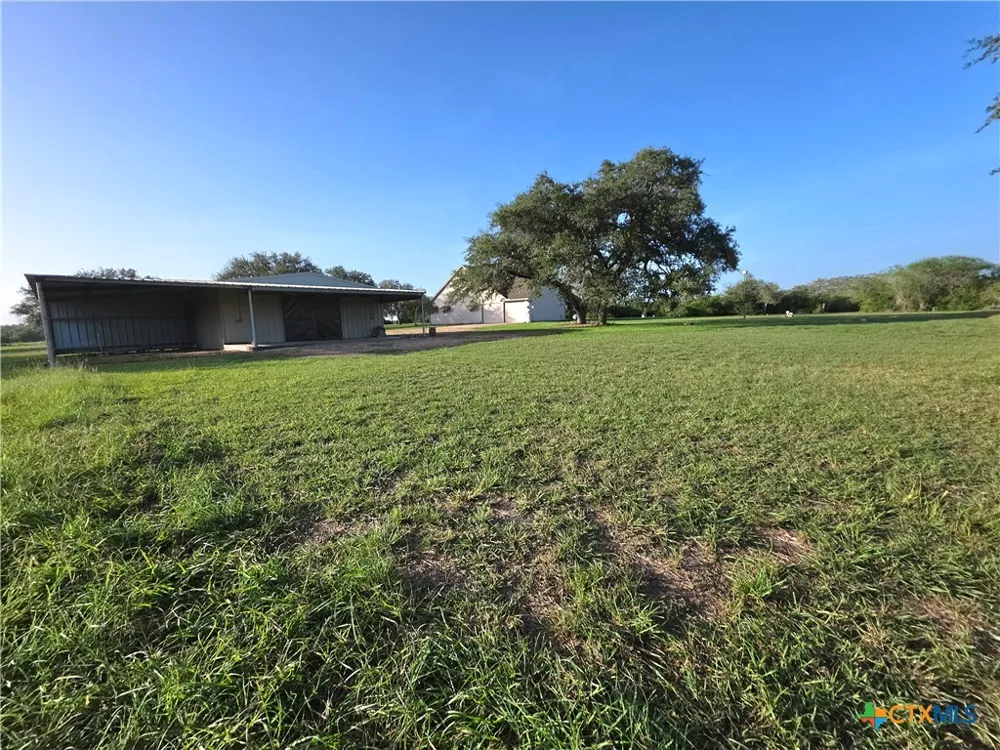 565 E Ward Street Goliad, TX 77963