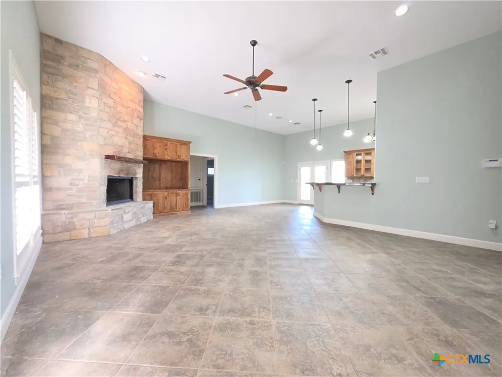 565 E Ward Street Goliad, TX 77963