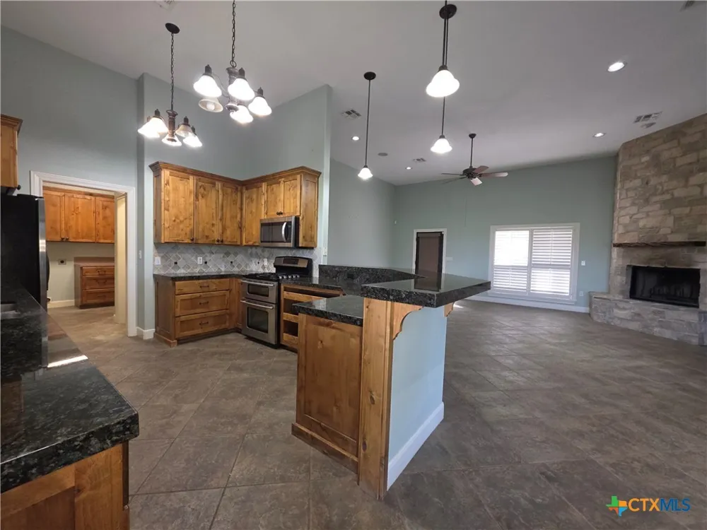 565 E Ward Street Goliad, TX 77963