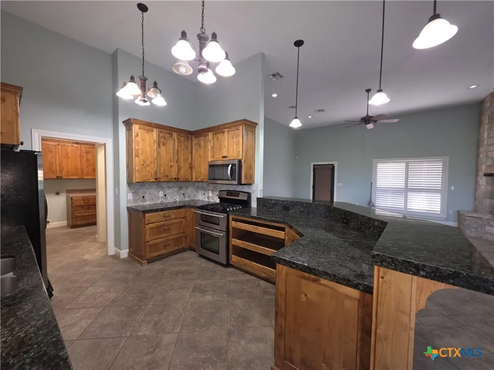 565 E Ward Street Goliad, TX 77963