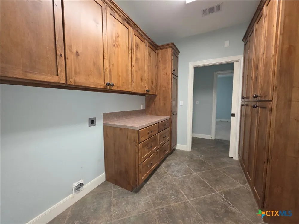 565 E Ward Street Goliad, TX 77963