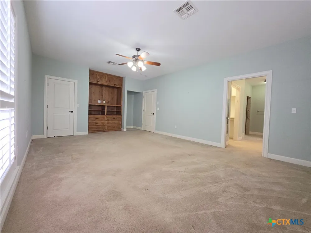 565 E Ward Street Goliad, TX 77963
