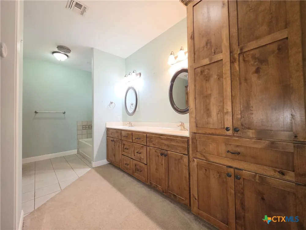 565 E Ward Street Goliad, TX 77963