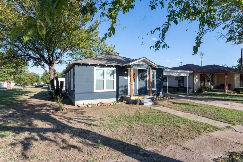 414 S Main Street Henrietta, TX 76365