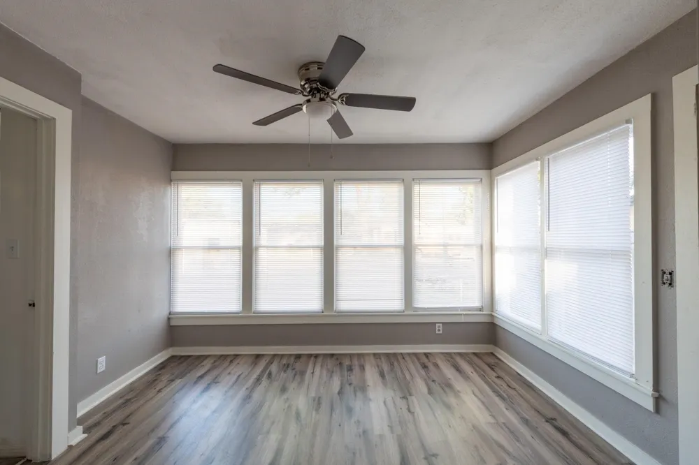 414 S Main Street Henrietta, TX 76365