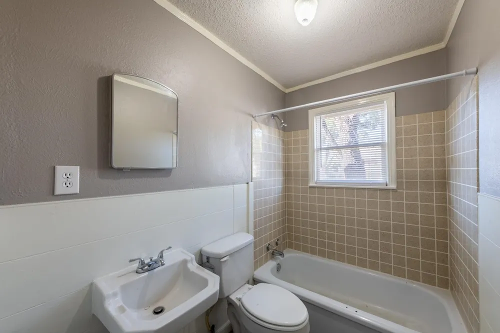 414 S Main Street Henrietta, TX 76365