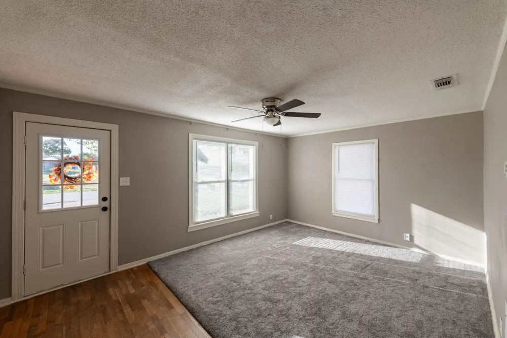 414 S Main Street Henrietta, TX 76365