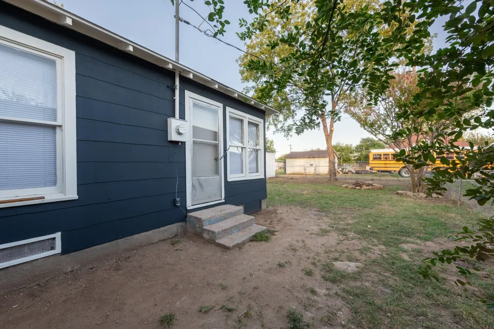 414 S Main Street Henrietta, TX 76365