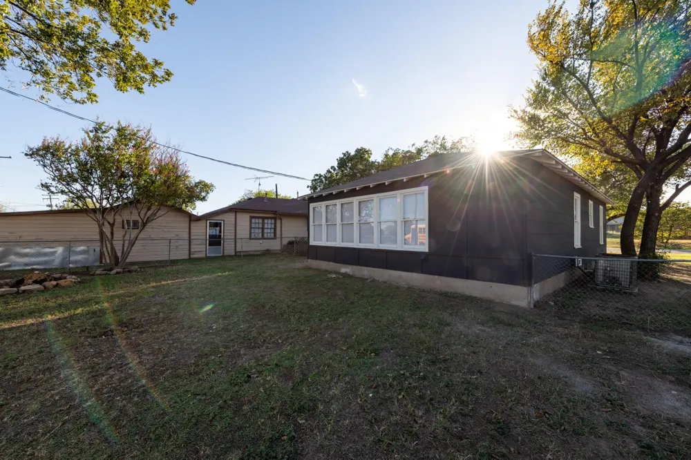 414 S Main Street Henrietta, TX 76365