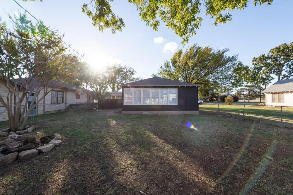414 S Main Street Henrietta, TX 76365