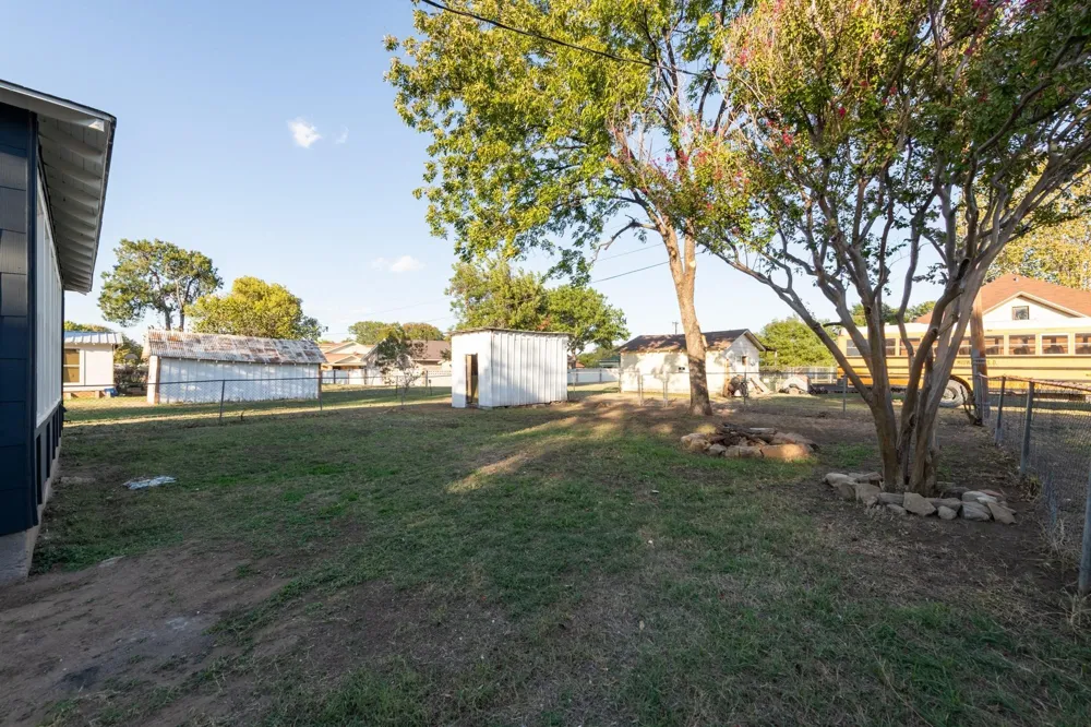 414 S Main Street Henrietta, TX 76365