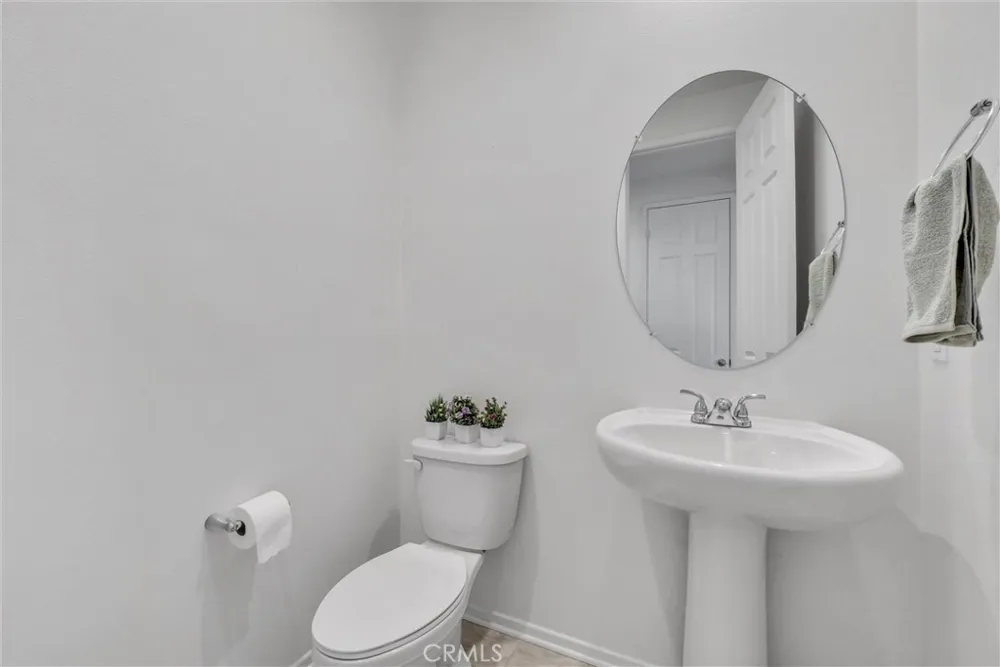 29109 Sunforest Lake Elsinore, CA 92530