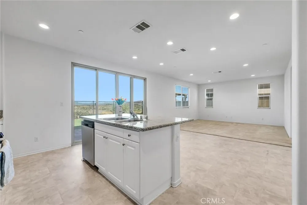 29109 Sunforest Lake Elsinore, CA 92530