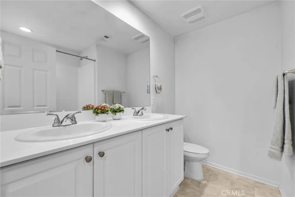 29109 Sunforest Lake Elsinore, CA 92530