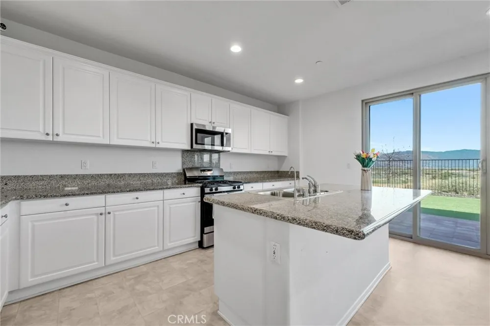 29109 Sunforest Lake Elsinore, CA 92530