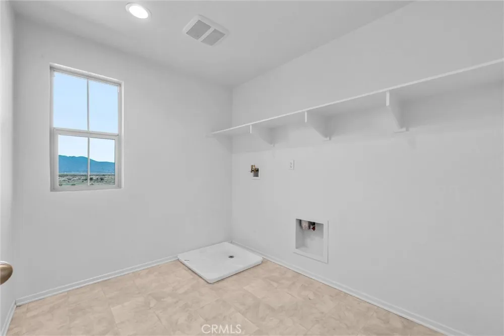 29109 Sunforest Lake Elsinore, CA 92530
