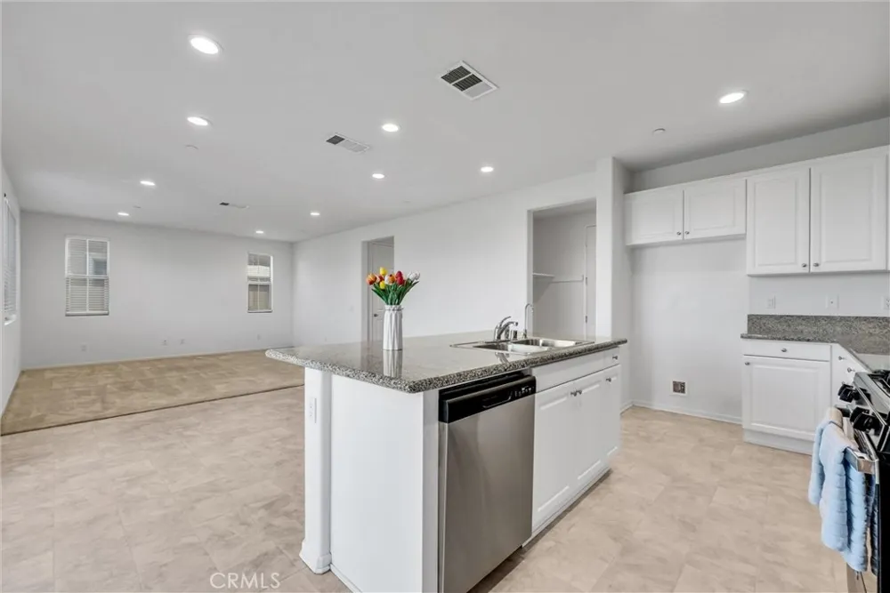 29109 Sunforest Lake Elsinore, CA 92530