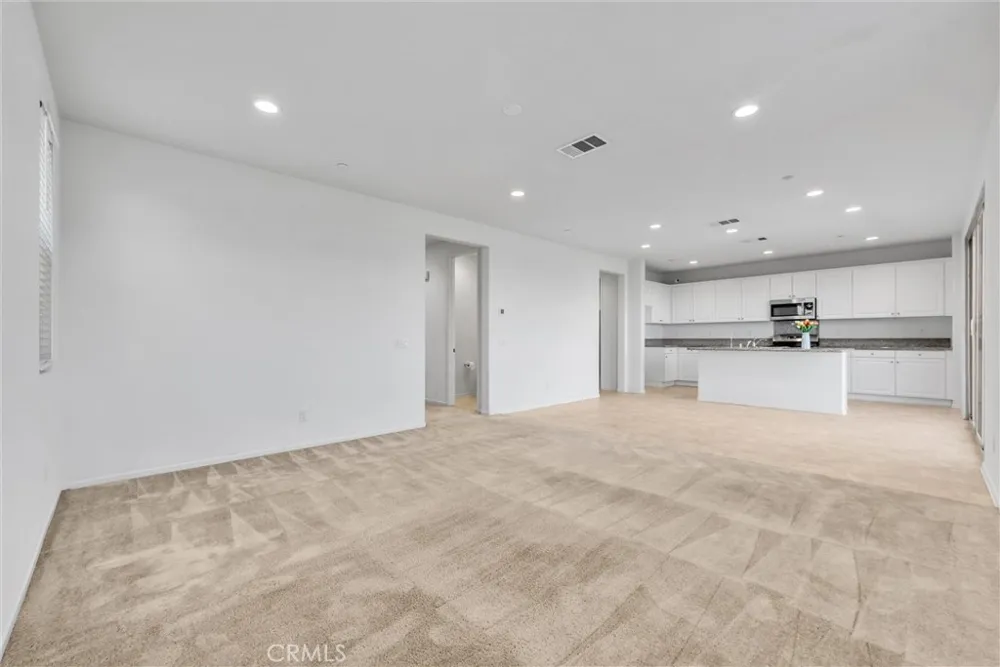 29109 Sunforest Lake Elsinore, CA 92530