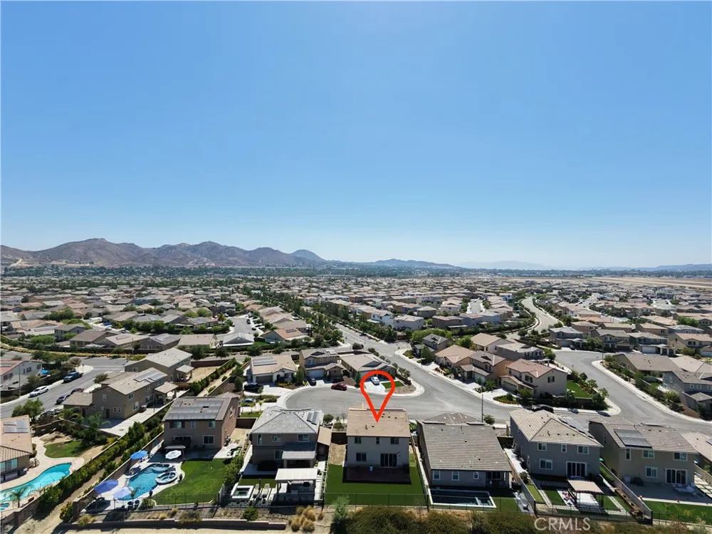 29109 Sunforest Lake Elsinore, CA 92530