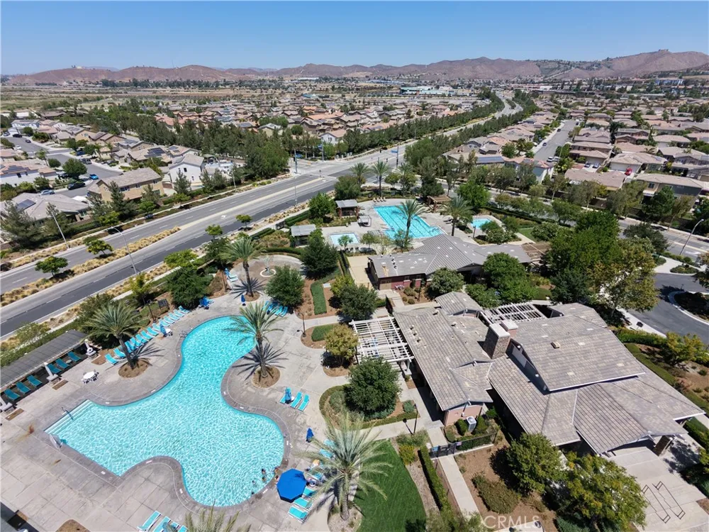 29109 Sunforest Lake Elsinore, CA 92530