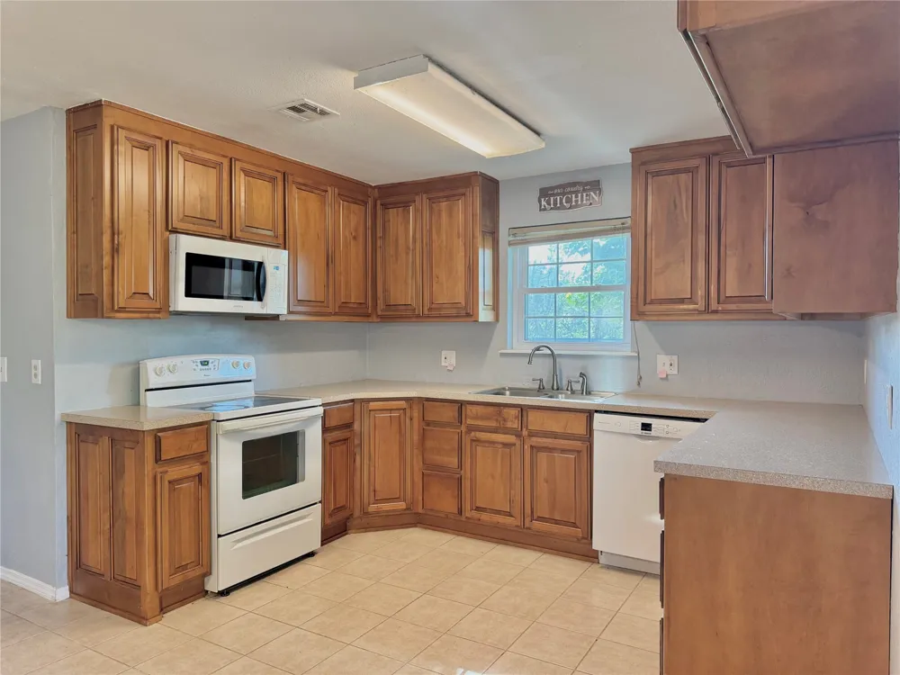 55 Meadow Lane Choctaw, OK 73020