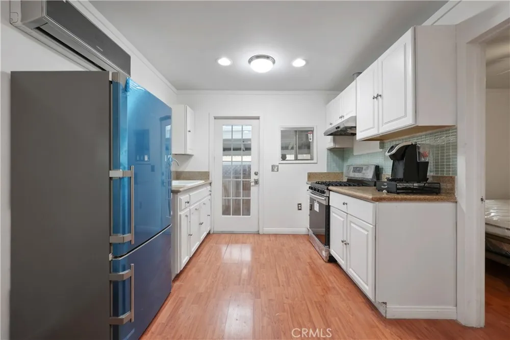2989 W 12th Street Los Angeles, CA 90006