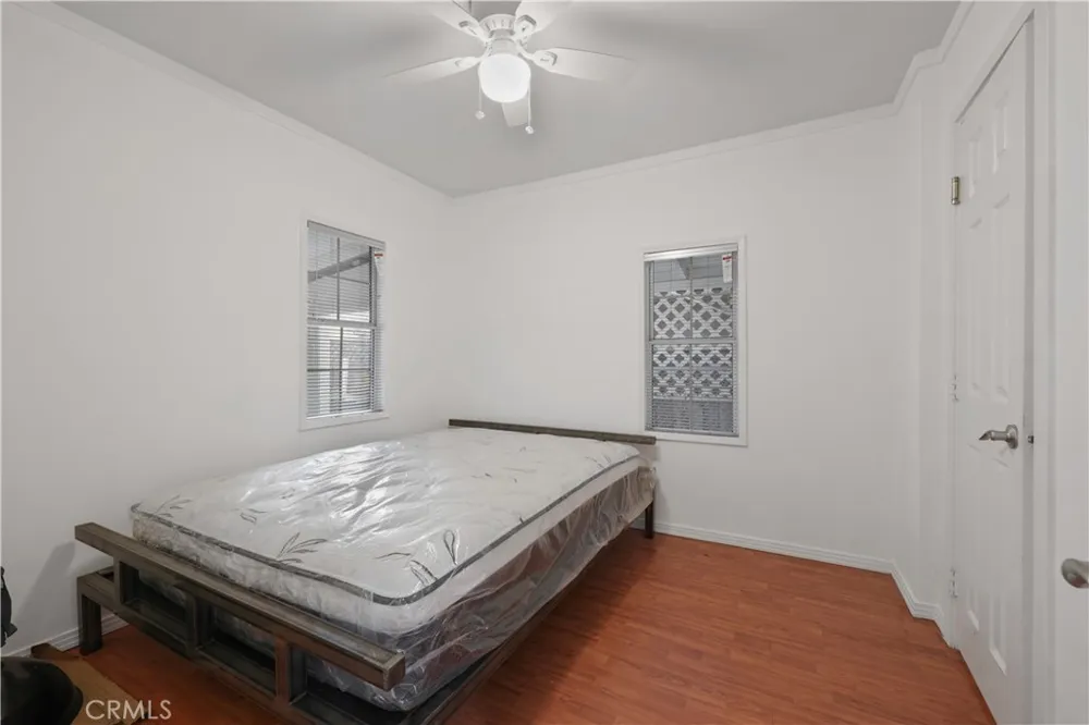 2989 W 12th Street Los Angeles, CA 90006