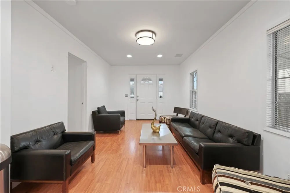 2989 W 12th Street Los Angeles, CA 90006