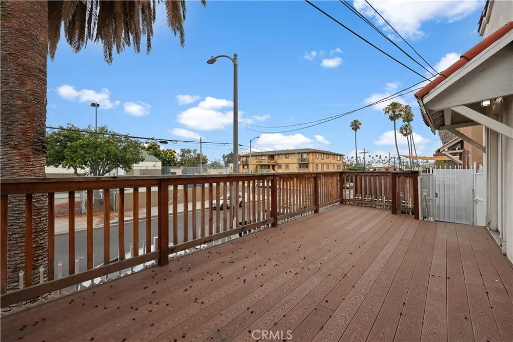 2989 W 12th Street Los Angeles, CA 90006