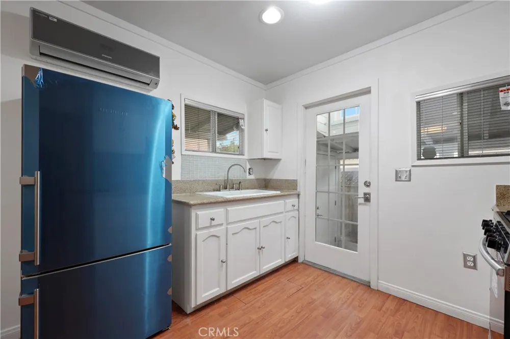 2989 W 12th Street Los Angeles, CA 90006