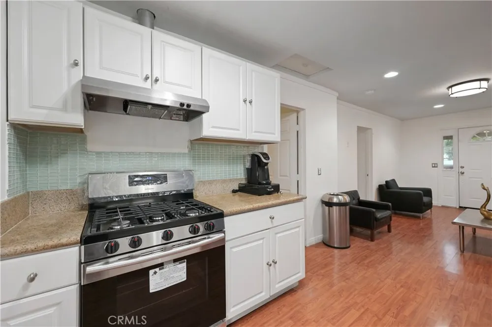 2989 W 12th Street Los Angeles, CA 90006