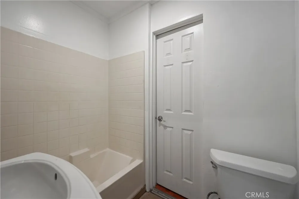 2989 W 12th Street Los Angeles, CA 90006