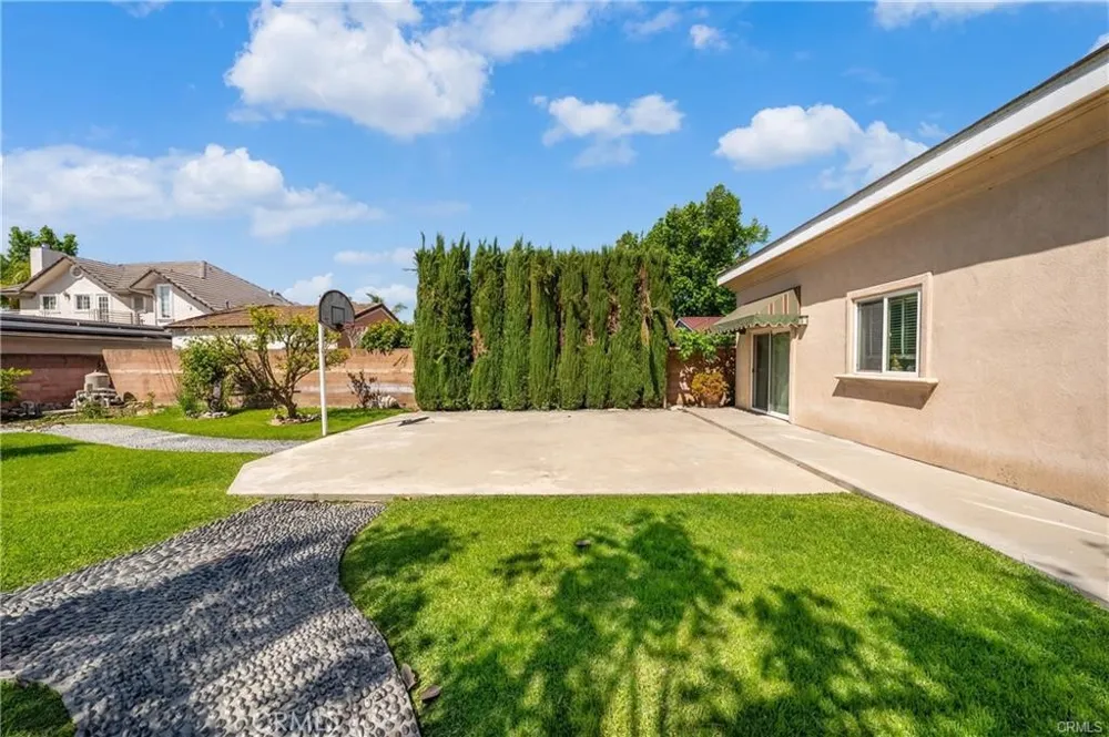 2431 S 2nd Avenue Arcadia, CA 91006