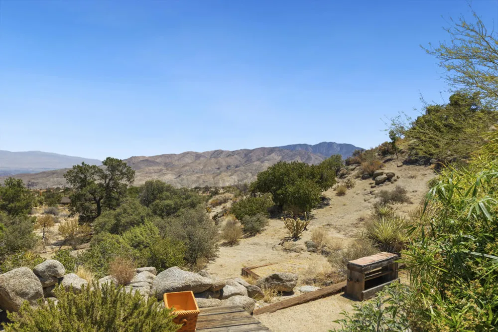 60425 Santa Rosa Road Mountain Center, CA 92561