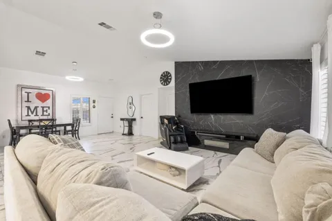 37851 Hollister Drive