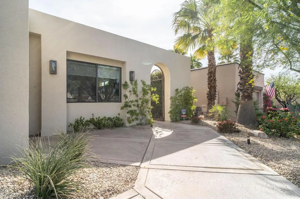19 Via Haciendas Rancho Mirage, CA 92270