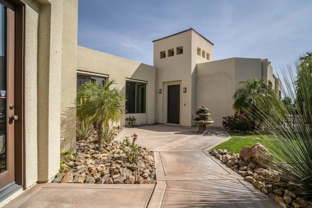 19 Via Haciendas Rancho Mirage, CA 92270