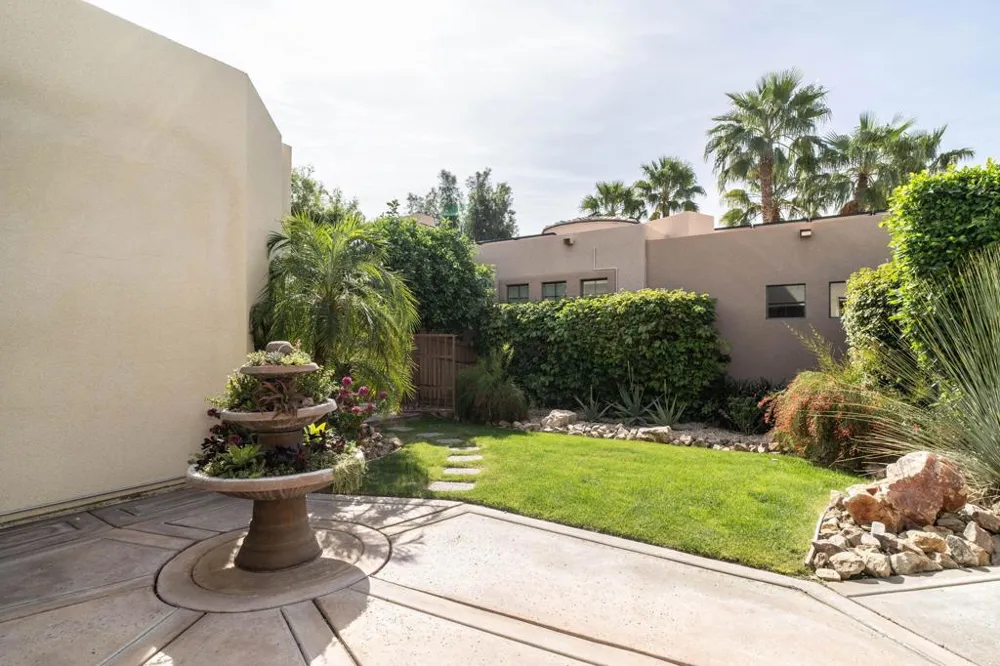 19 Via Haciendas Rancho Mirage, CA 92270