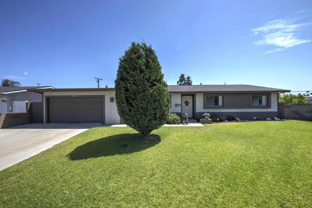 7250 Harding Circle Buena Park, CA 90620