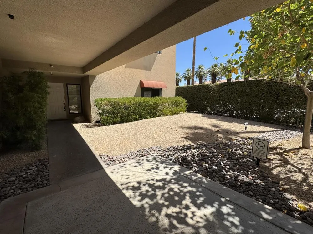 255 S Avenida Caballeros #305 Palm Springs, CA 92262