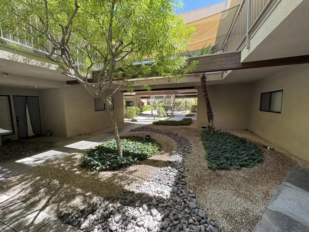 255 S Avenida Caballeros #305 Palm Springs, CA 92262